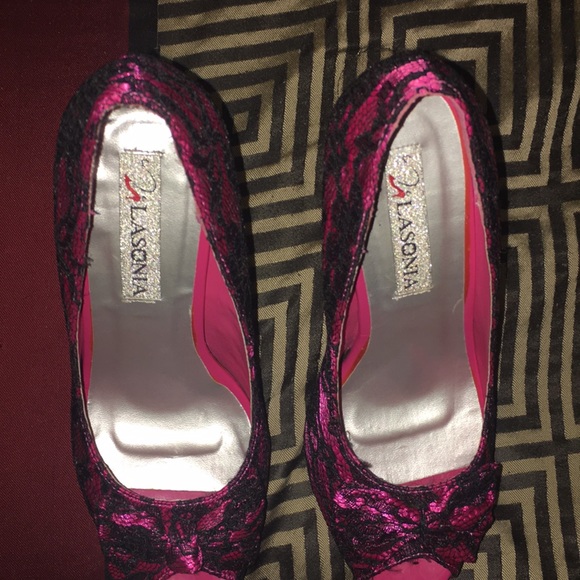 Heels - Picture 2 of 5